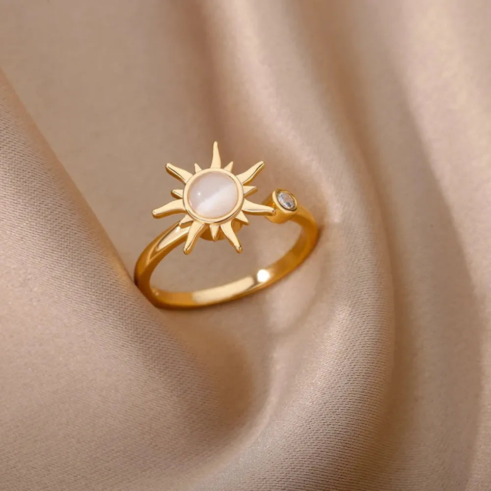 Adjustable copper decompression ring with geometric round shape in gold or platinum finish