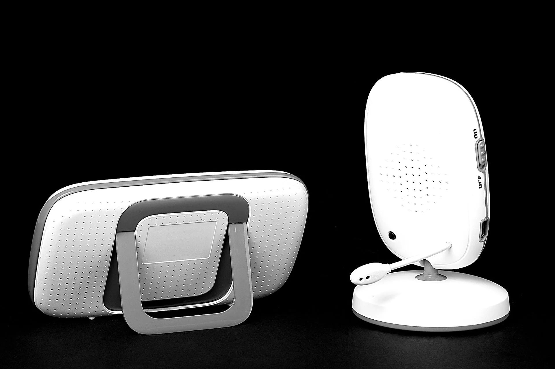 VB603 digital wireless baby monitor with camera and 3.2-inch colour LCD parent unit.
