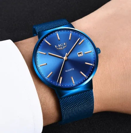 Men's stainless steel analogue wristwatch with a 40mm black dial on a matching bracelet.