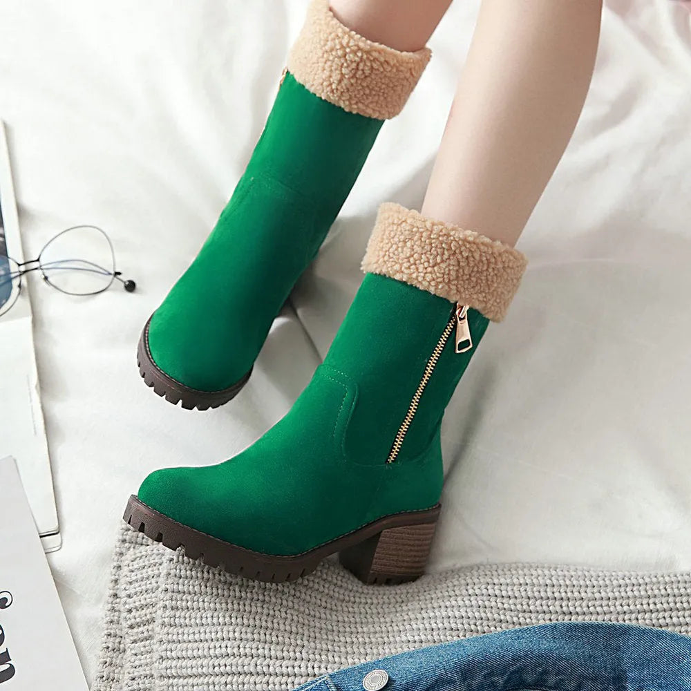 Men's waterproof snow boots with non-slip rubber sole and short plush lining in winter colours