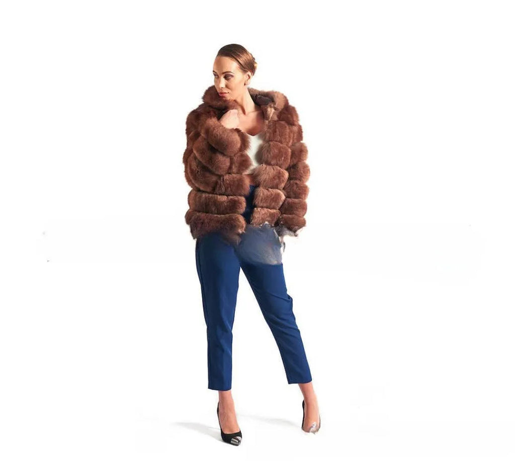 Loose-fitting women's hooded coat in artificial fur, shown in brown colour, with street fashion style.