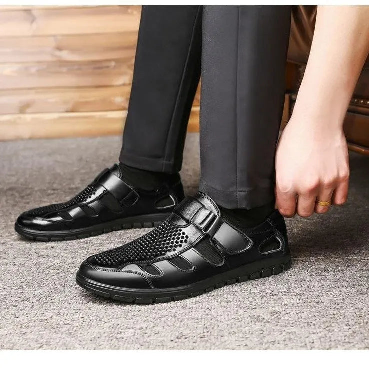 Men's business casual hollow leather sandals with holes, Velcro fastening, black or brown, sizes 38 to 44.
