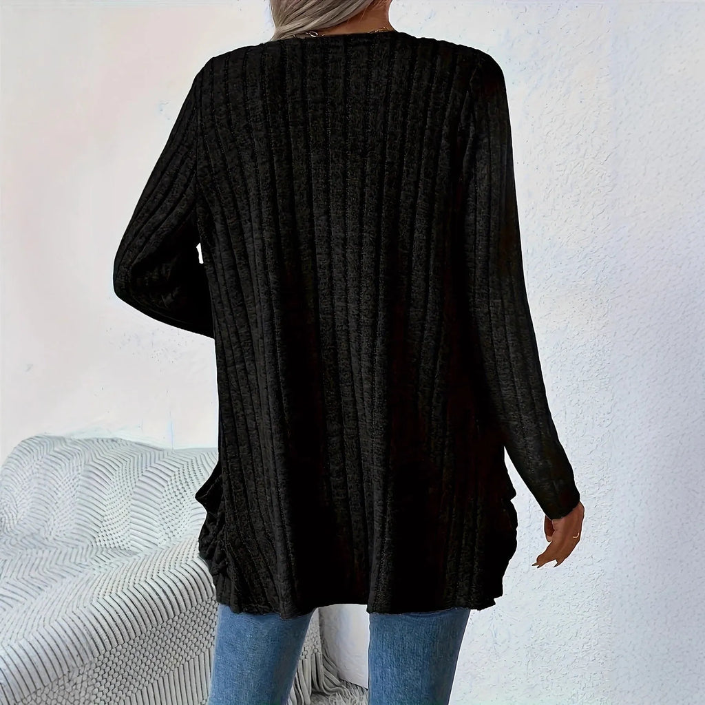 Plus size loose fit cardigan with long sleeves and pockets in black or granny grey colour
