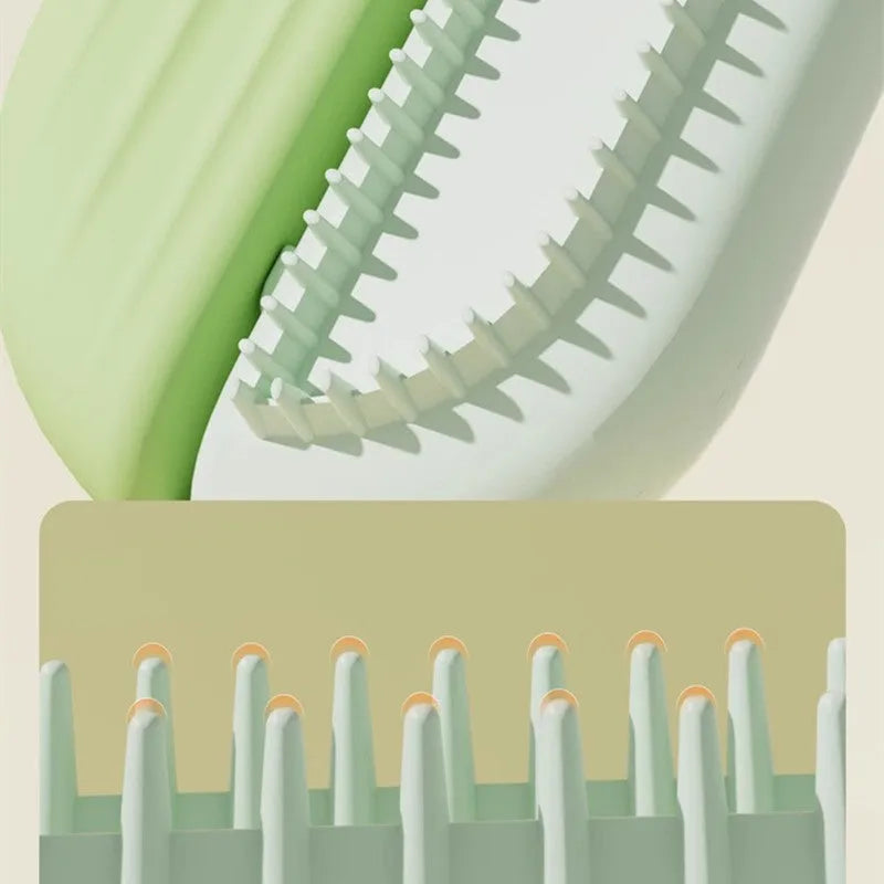 Pet grooming comb with water tank for dogs and cats in blue, green or yellow colours