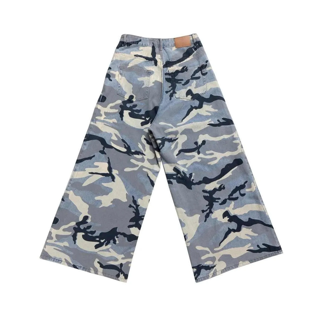 Snow camouflage blue loose fit jeans with mid-waist design and stretch denim fabric