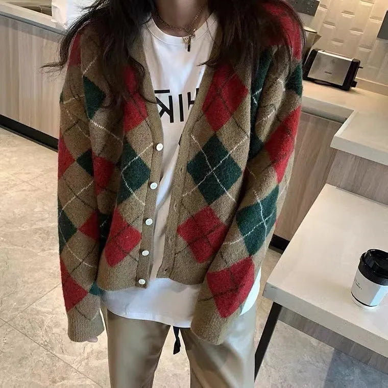 Medium weight acrylic knitted cardigan coat in macaron pink green black and khaki colours with free size regular fit