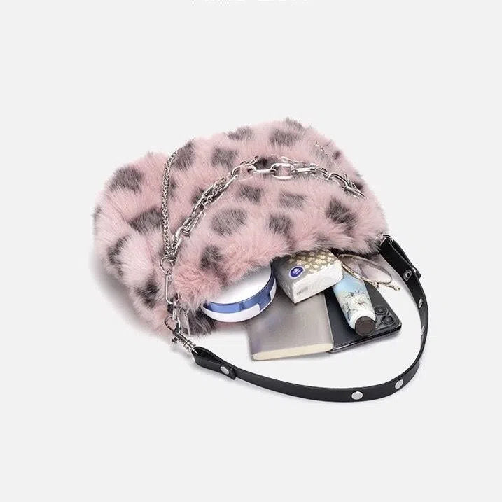 Plush shoulder bag with chain and leopard print detail, horizontal rectangular shape, single strap, available in grey, pink, apricot, and white.