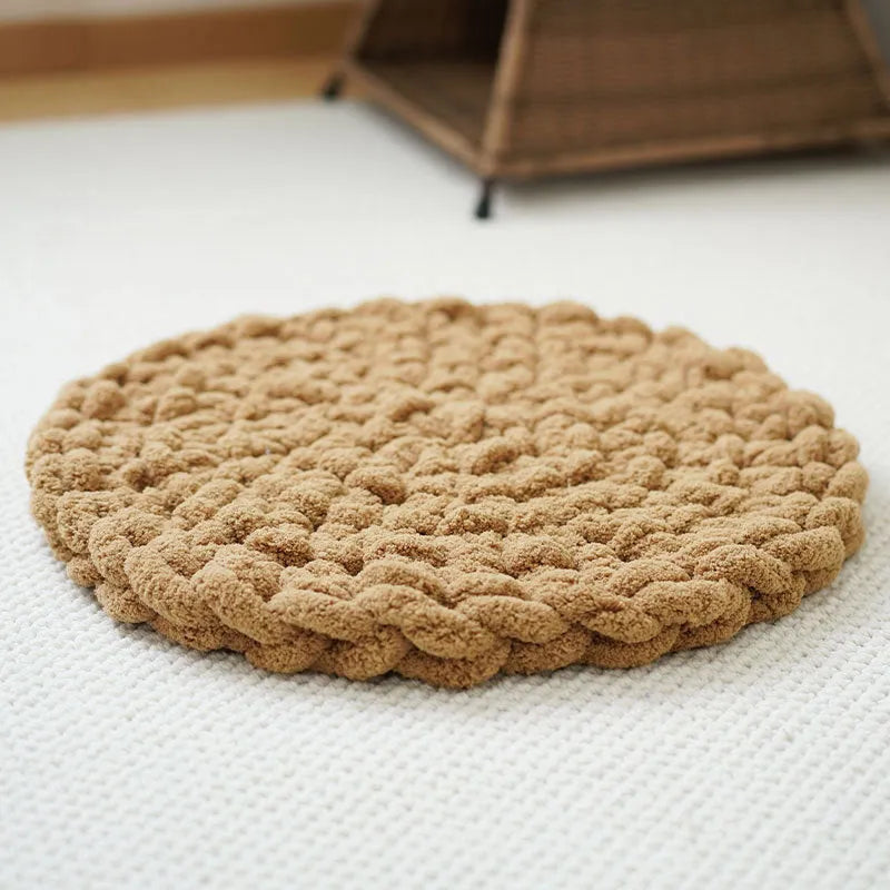 Hand-woven chenille thick needle wool pet mat for dogs and cats in six colours and five sizes