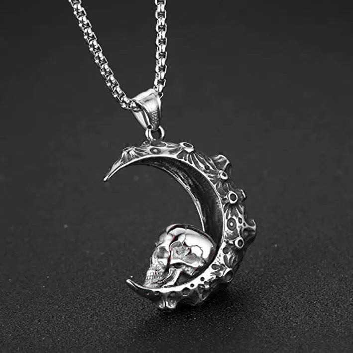 Men's silver skull necklace with stainless steel chain and alloy pendant in sports-style design