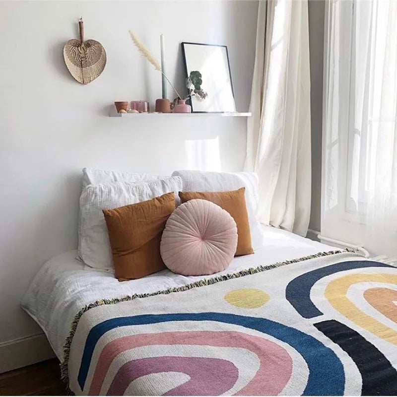 Rainbow geometric blanket tapestry in polyester cotton, available in 120x150cm and 150x210cm sizes