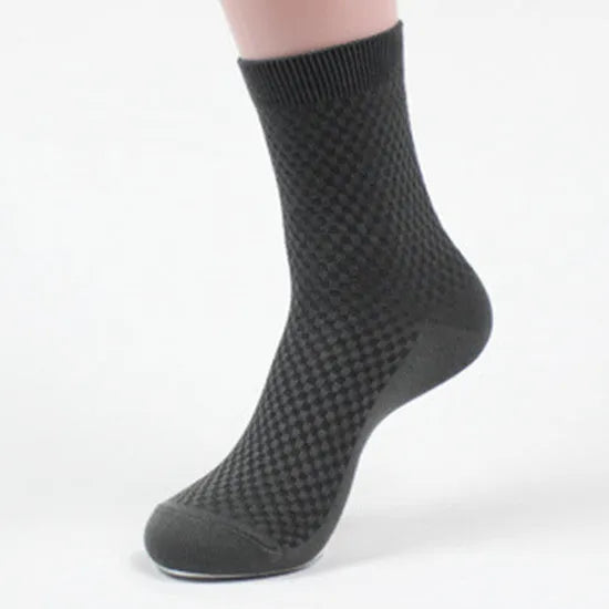 Men's bamboo fibre socks showing small square pattern in black colour with size scale