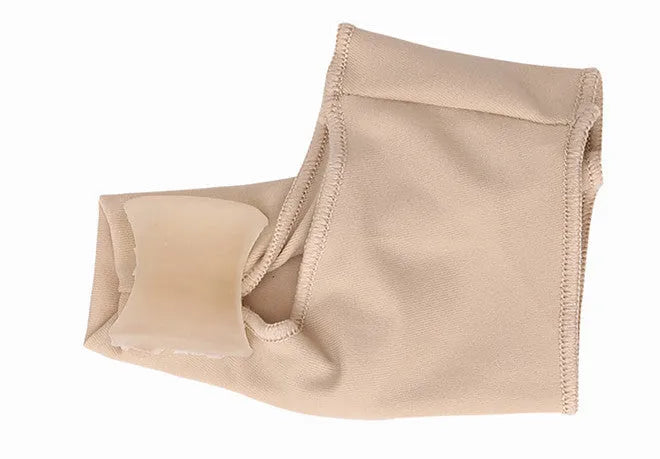 Corrective toe socks with a soft gel bunion pad and toe separator in sizes S, M, L.