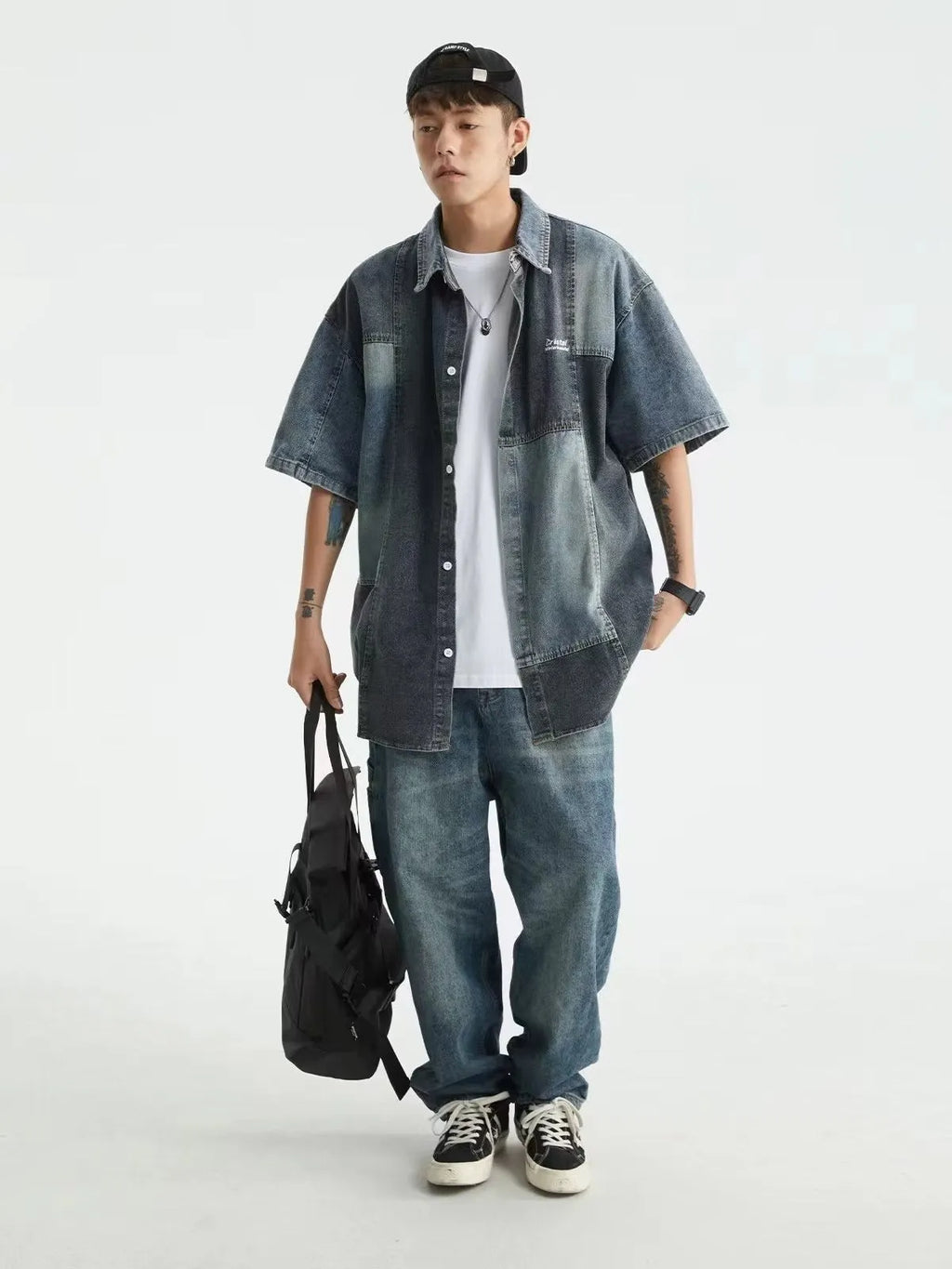 Blue Japanese-inspired retro denim shirt for men with washed stitching and loose cardigan cut