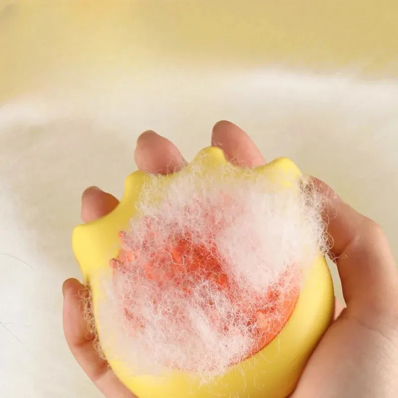 Pet bath brush with integrated shampoo box measuring 9x8x5.3cm