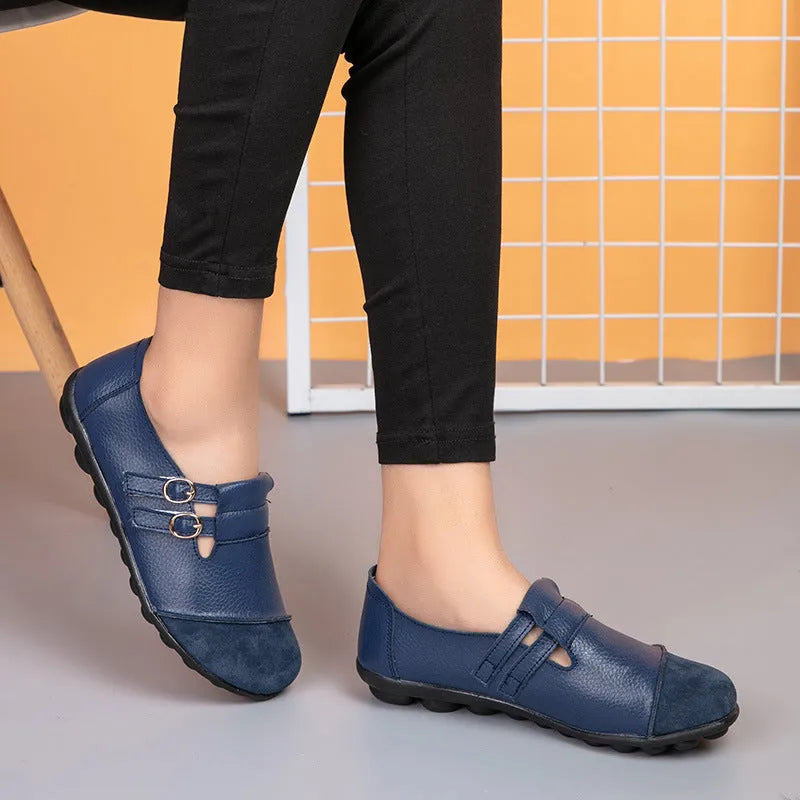 Casual flat shoes with velcro fastening and round toe in cow split leather with beef tendon soles
