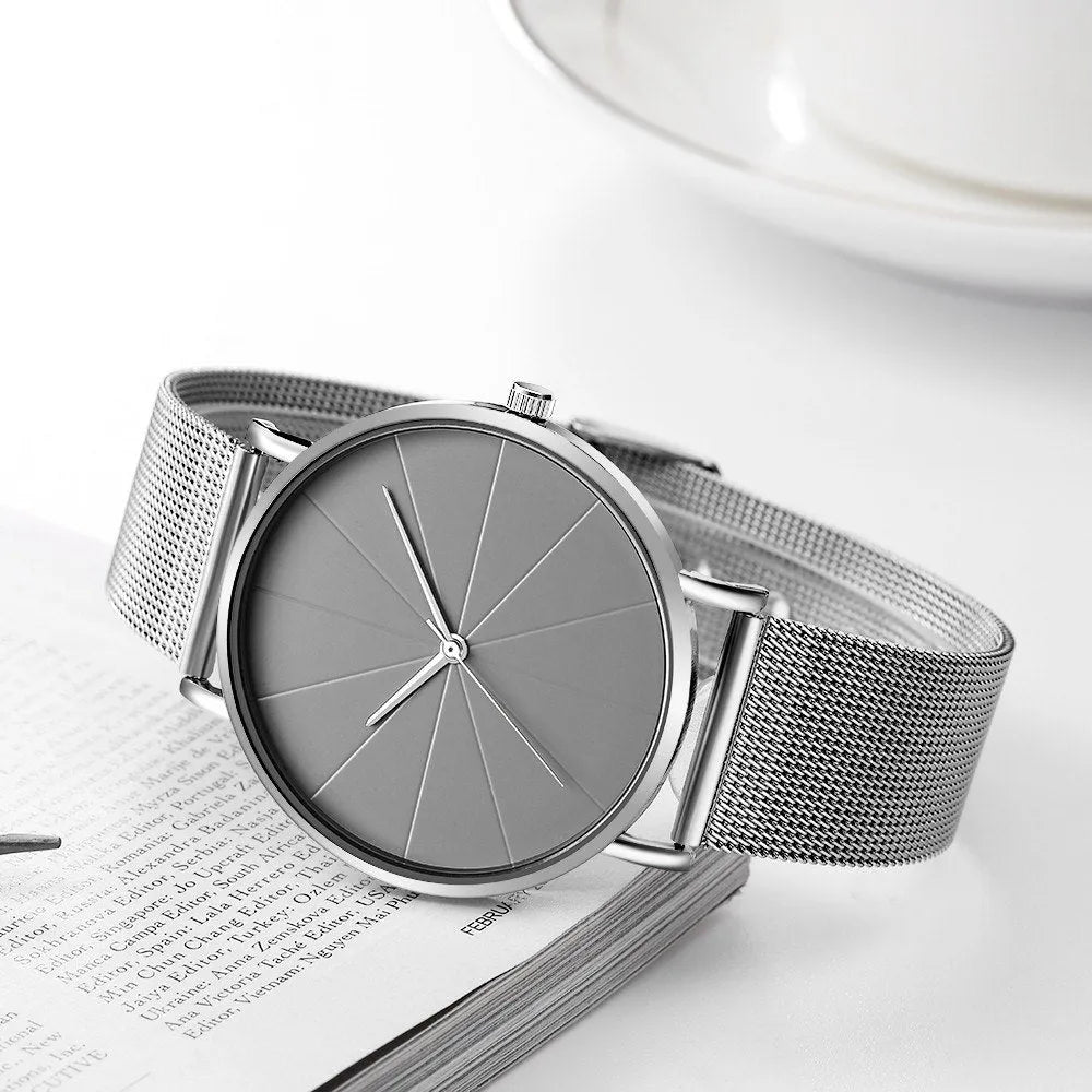 Men's stainless steel analog quartz watch with 40mm round dial and adjustable pin buckle