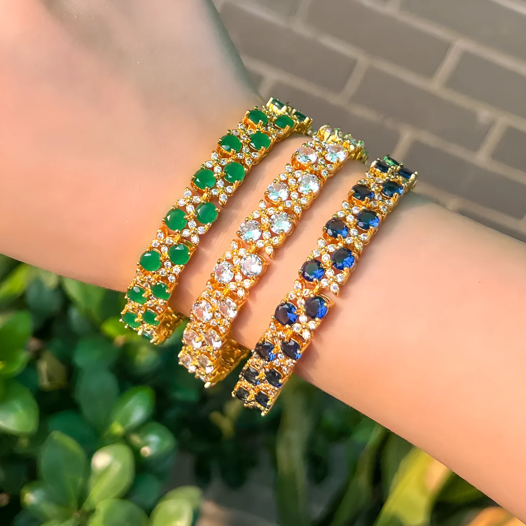 Electroplated 18K gold women's bracelet with zircon stones, crown and heart motifs, on brass chain