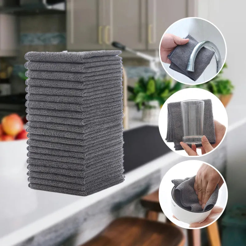 Grey square microfiber kitchen cleaning cloth for oilproof decontamination.