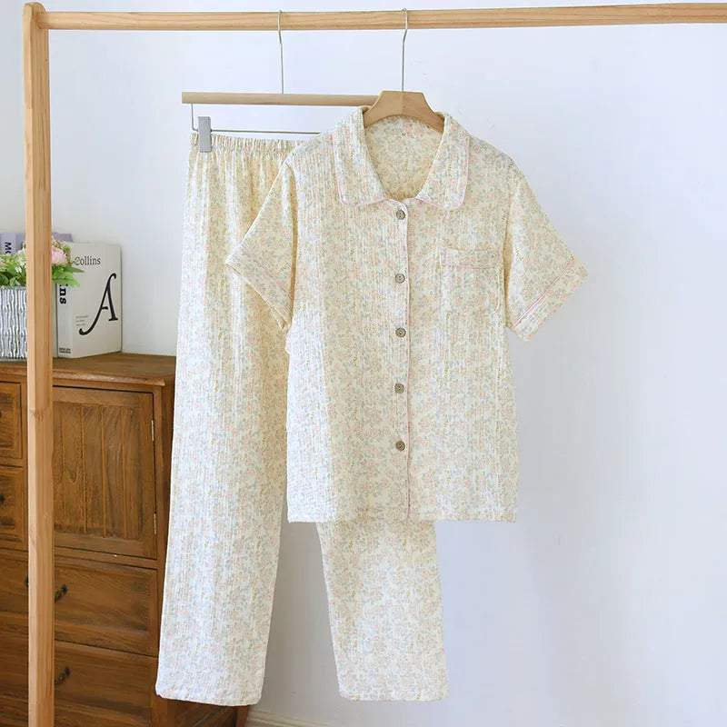Washed cotton gauze short-sleeved trousers outfit in casual loose fit for summer wear