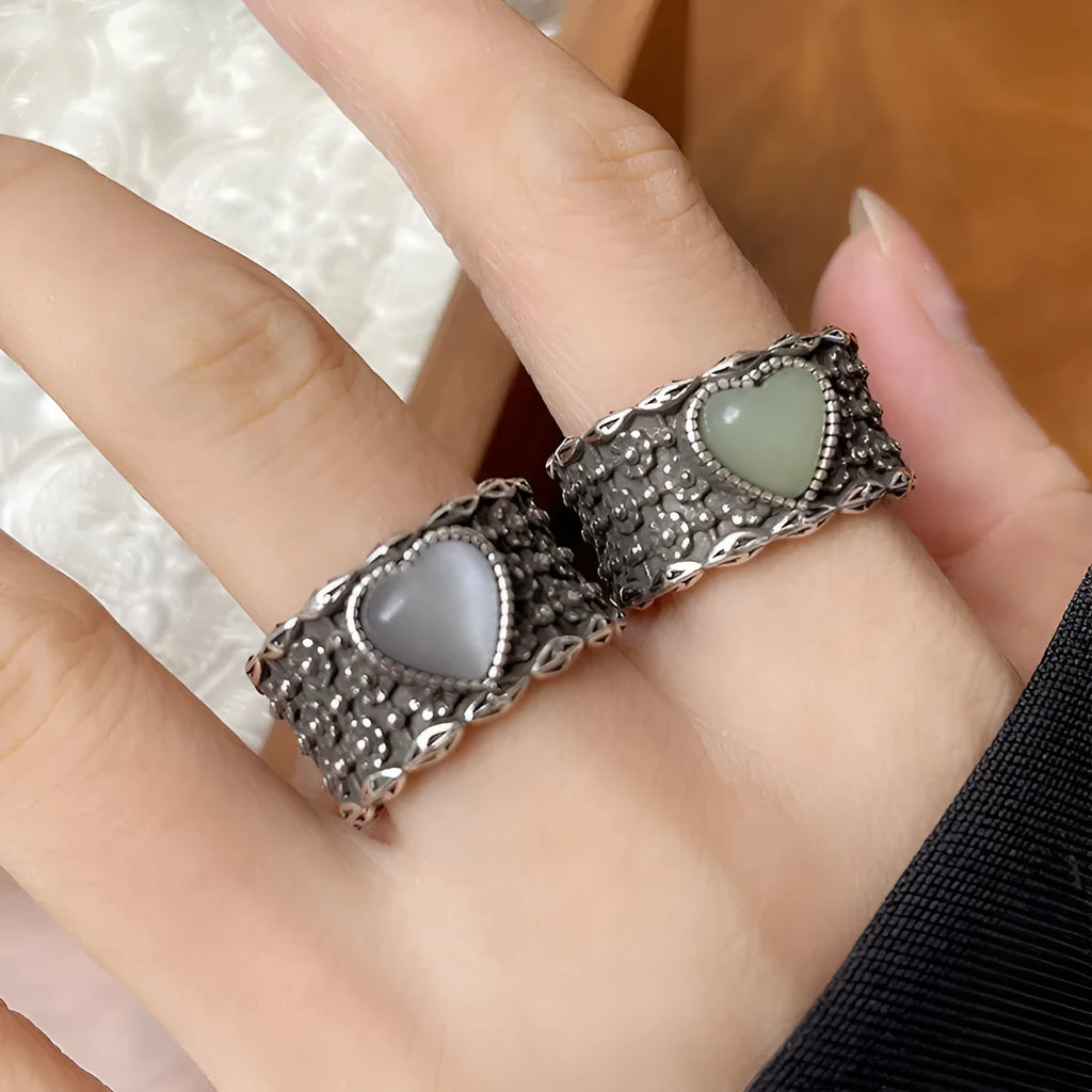 Adjustable opening heart-shaped white moonlight ring in white copper plated silver