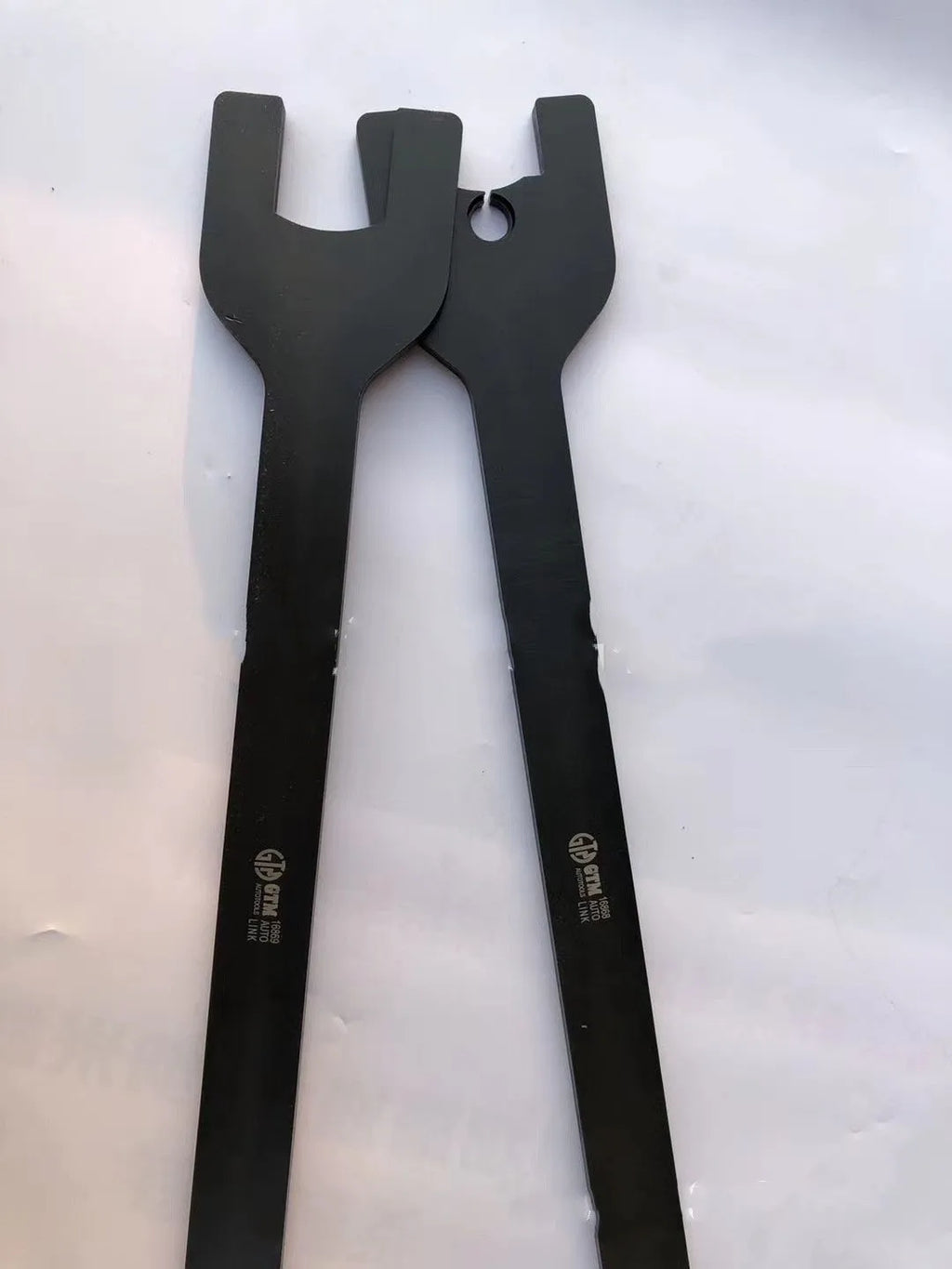 Land Rover fan wrench set with 36mm and 40mm alloy steel tools for automotive repair