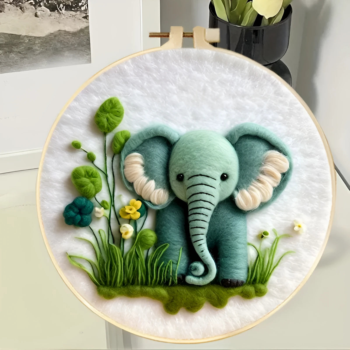 Round linen embroidery kit with wool felt pieces and embroidery frame for 3D blanket painting