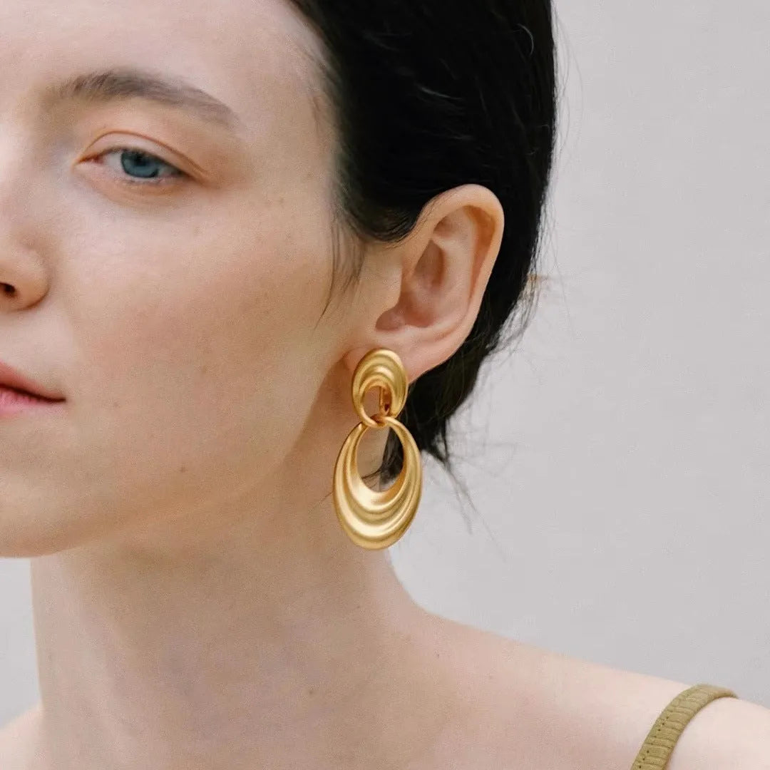 Double circle French retro earrings for women in quicksand copper finish with U-shaped wire