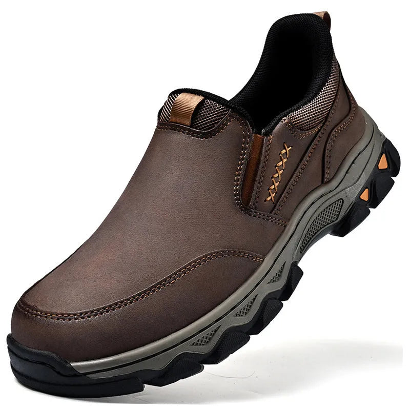 Men's black casual leather-look shoes with round toe and flat rubber sole.