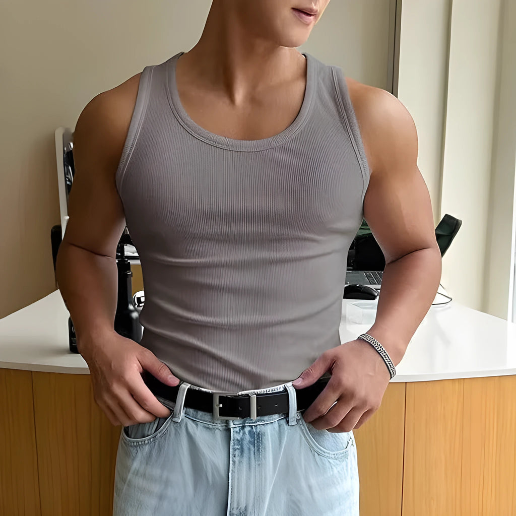 Men's tight fit polyester workout t-shirt with wool lining in black colour