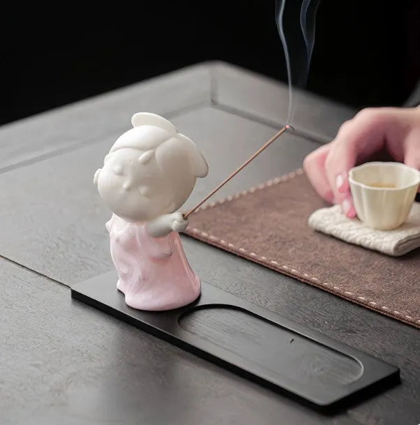 Ceramic incense burner decoration with cute female court attendant design in fresh, adorable style