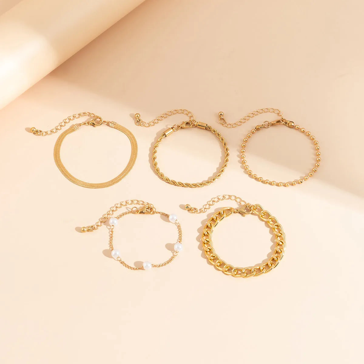 Retro pearl chain beaded bracelet set in gold and white K alloy with heart shape, 3 or 4 pieces
