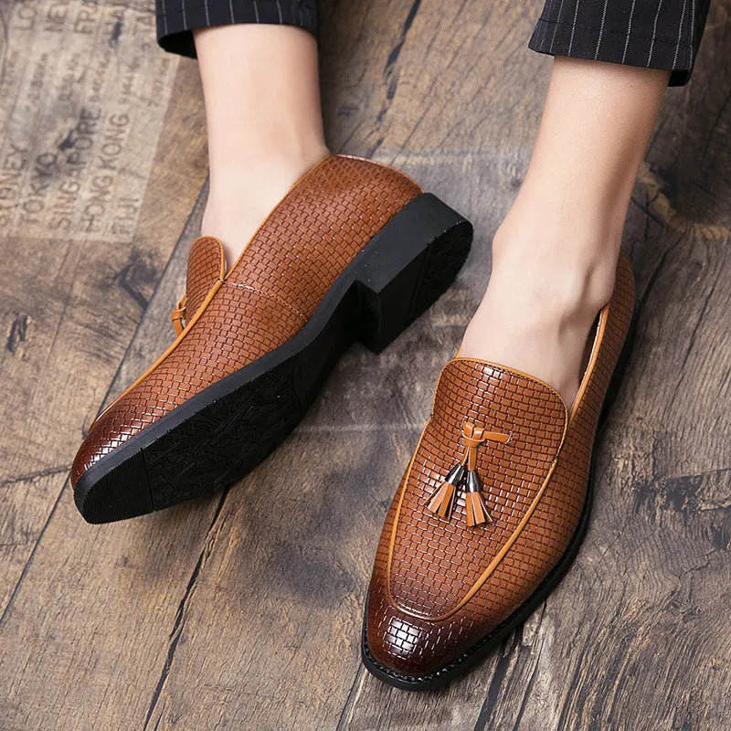 Men's pointed toe slip-on business shoes with tassel detail in artificial PU material