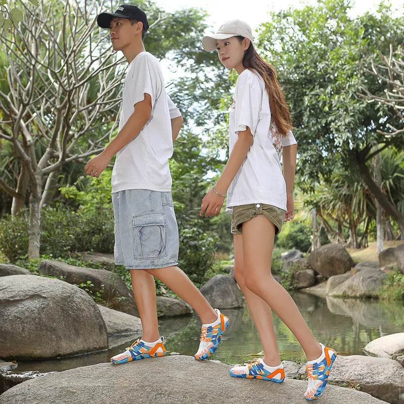 Quick-drying mesh beach shoes with lace-up front and rubber non-slip sole