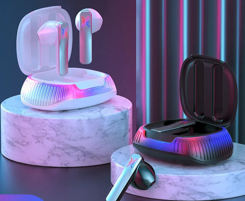 Hall Flashing wireless in-ear gaming headset in black or white with Type-C charging cable