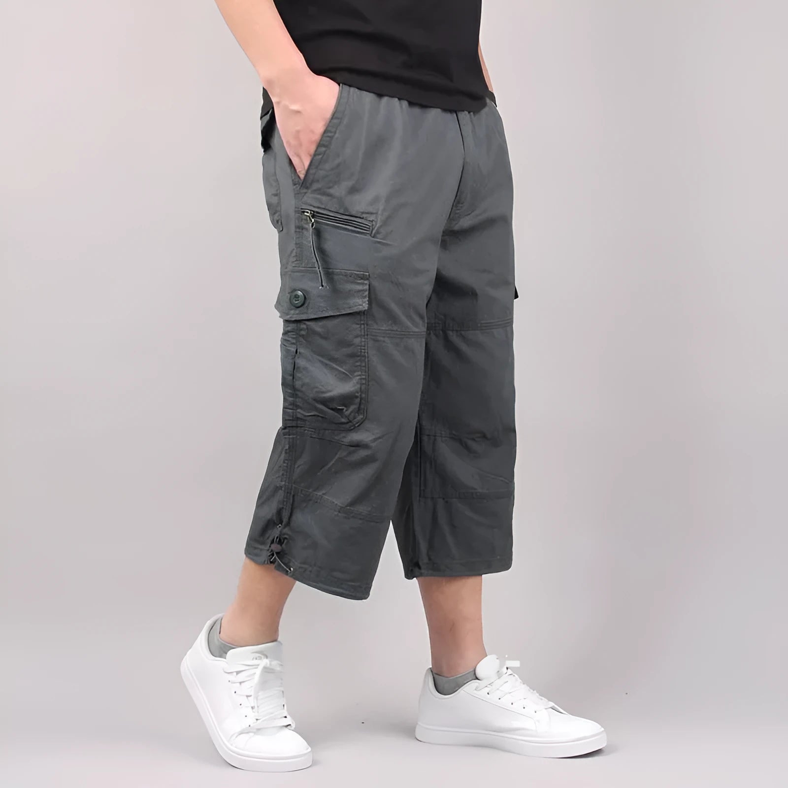 Men's cotton cropped casual pants in loose fit available in four colours