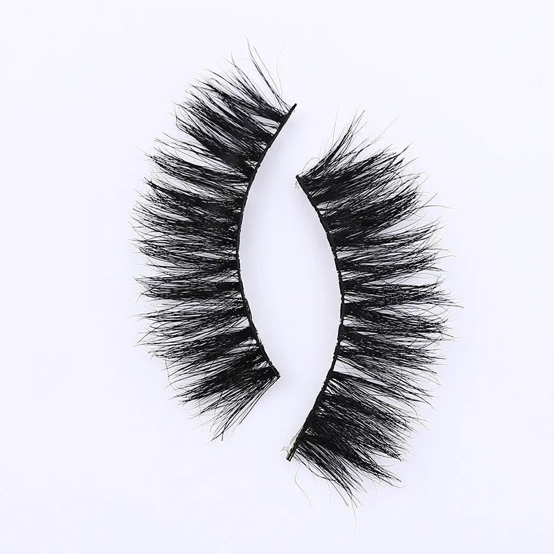 Pair of MT007 horsehair false eyelashes in box, handmade natural look