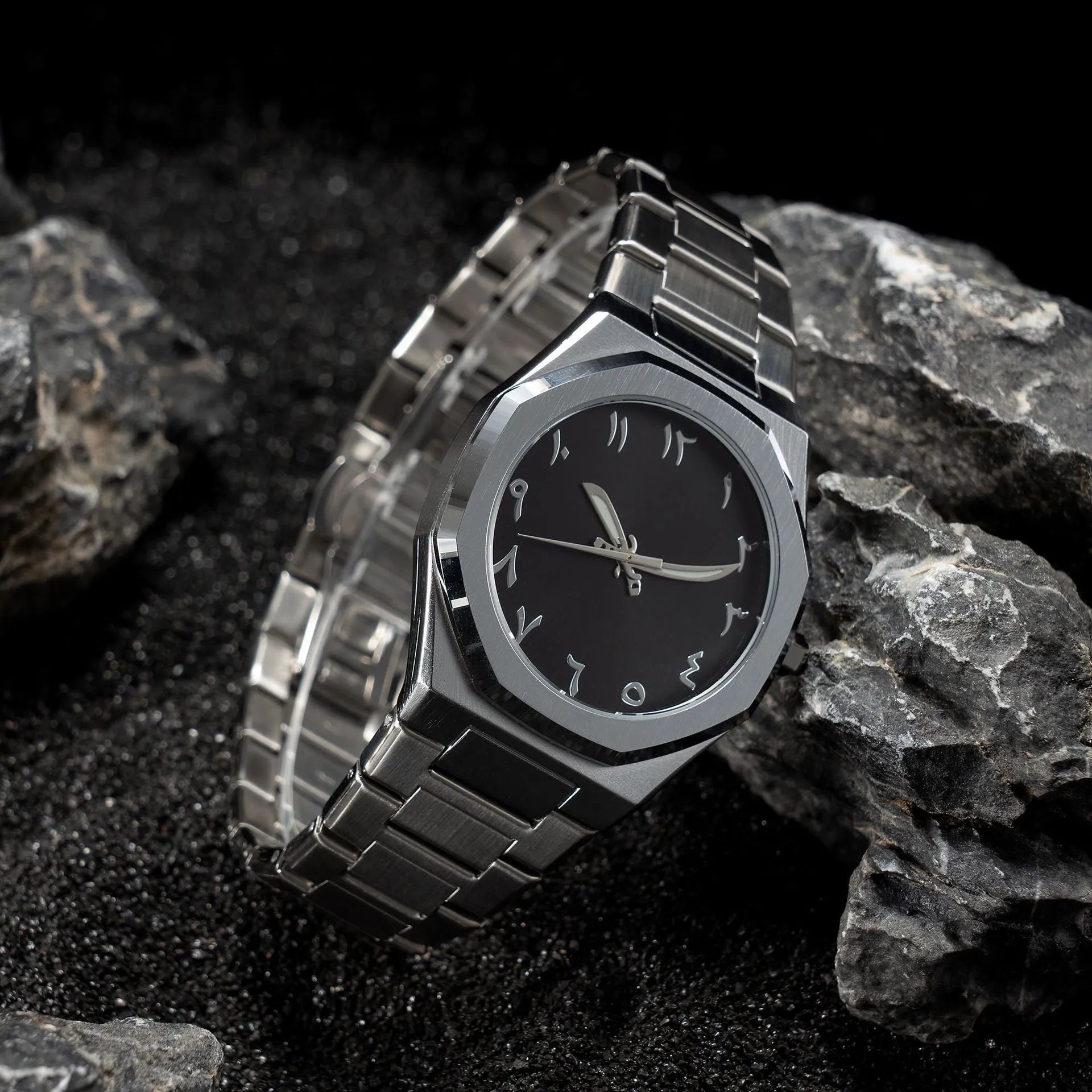 Men's business casual watch with stainless steel belt and black dial, 10mm thickness