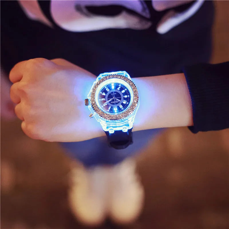 Women's luminous quartz watch with colourful silicone strap and 43mm round dial