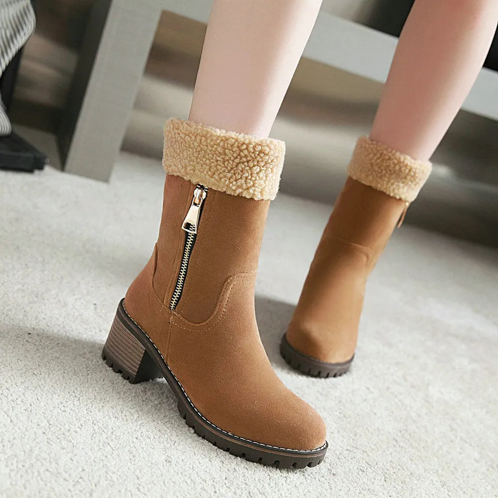 Men's waterproof snow boots with non-slip rubber sole and short plush lining in winter colours