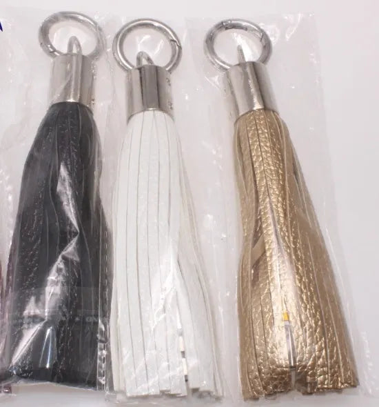 Tassel keychain data cable, 15cm, leather and metal, for iPhone, in Apple black or white
