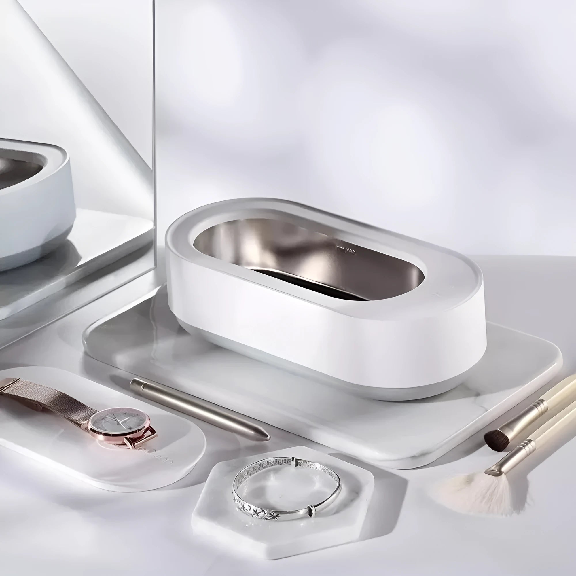 White portable ultrasonic cleaning machine with display and stainless steel tank.