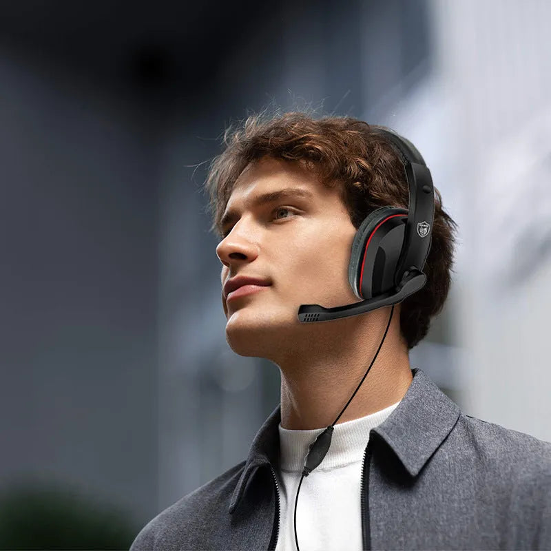 Black wired gaming headset for computer with 6.3mm plug and 40mm speaker drivers