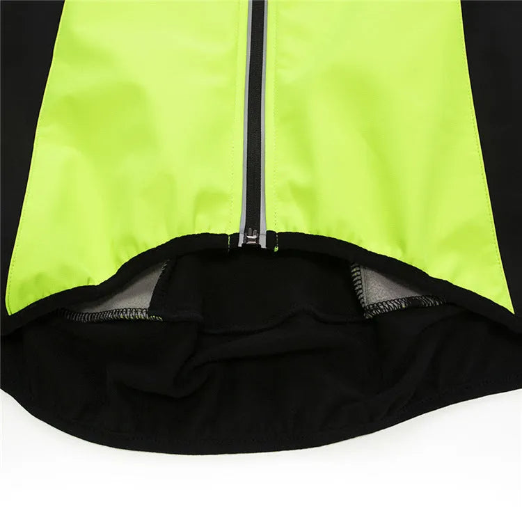 Soft shell thermal fleece cycling jacket in black with green, unisex polyester, sizes S to XXL, 586G