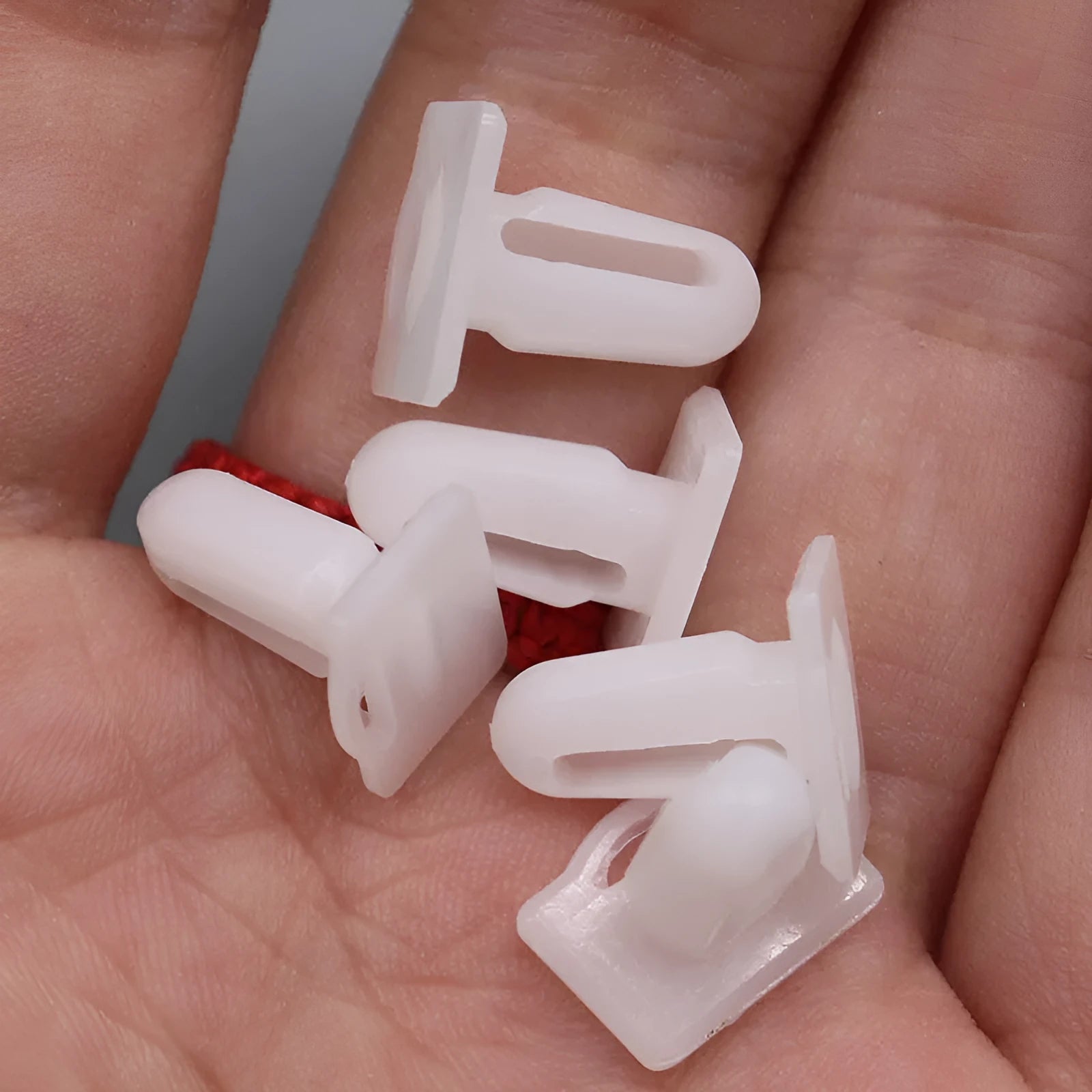 D318 automotive plastic clips pack of 60 PA66 plastic nails for car interior trim
