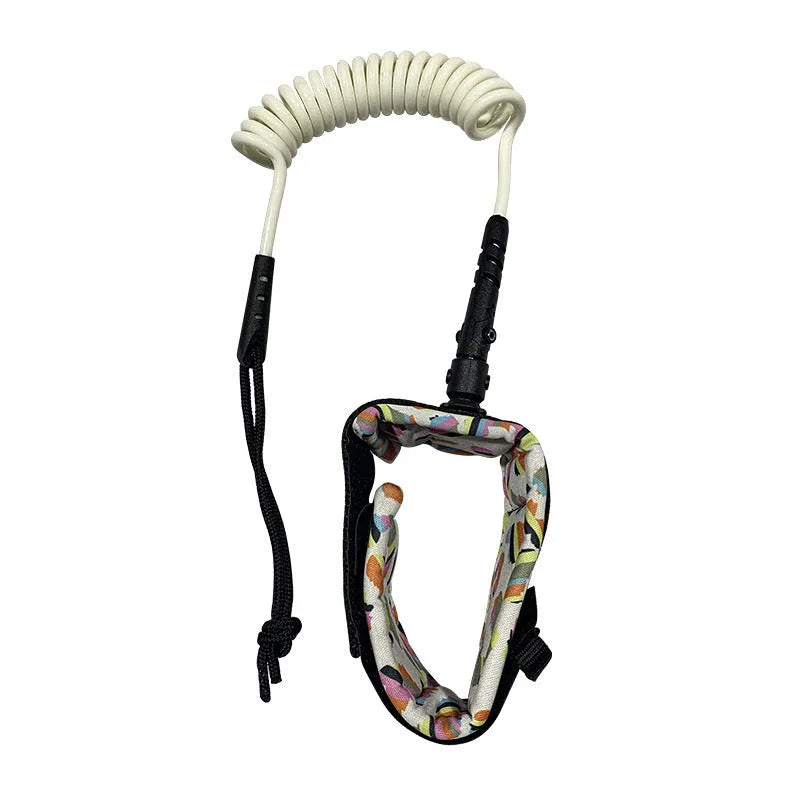 Surfboard hand holding rope made from high-strength pulp, showing its elasticity and attachment to a board.