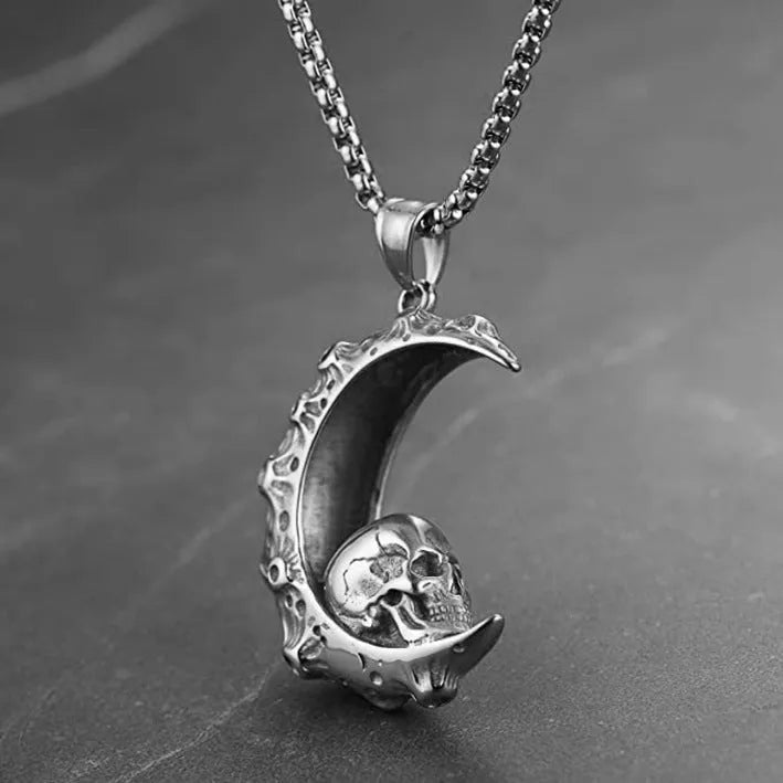 Men's silver skull necklace with stainless steel chain and alloy pendant in sports-style design