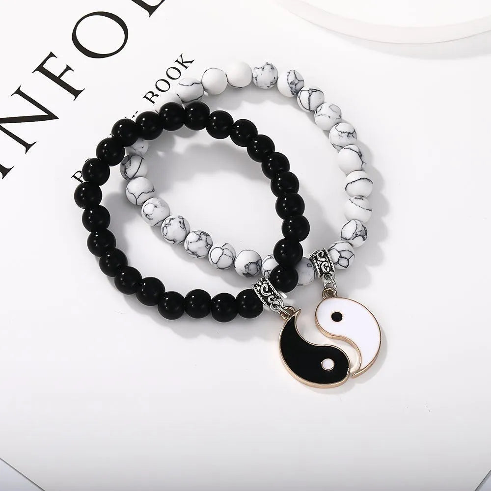 Geometric eight-diagram alloy bracelet with electroplated finish in unisex design
