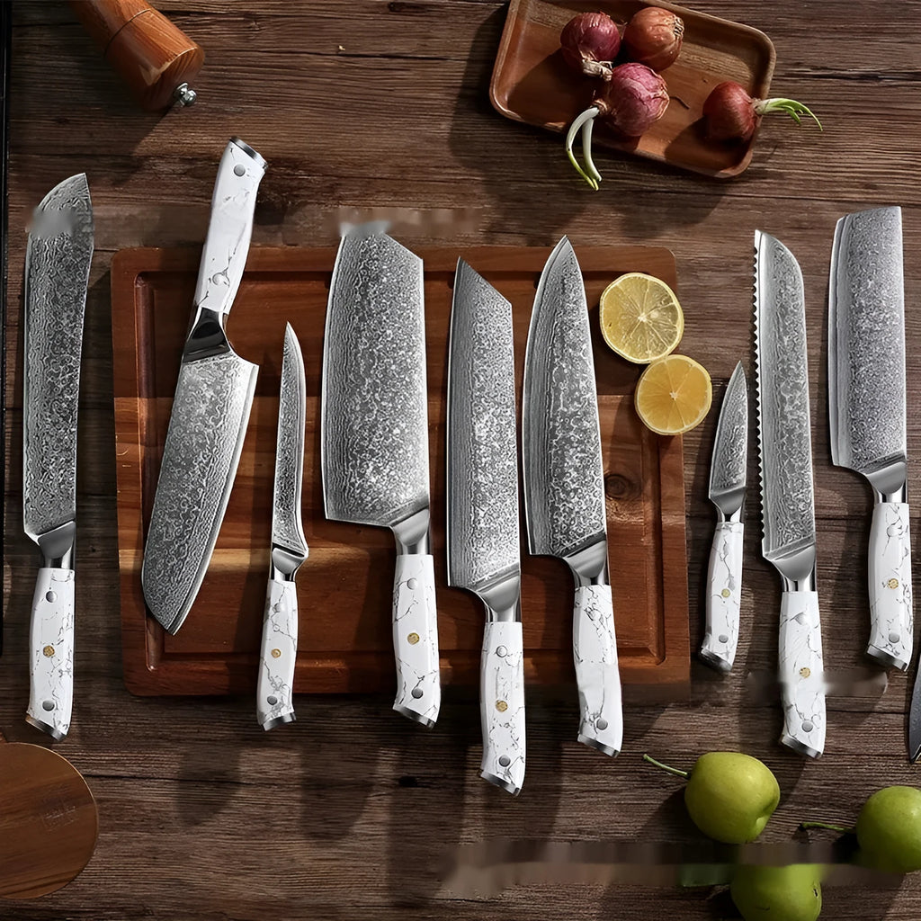 Damascus pattern chef knife with VG10 steel blade, 21cm cutting edge, modern handle design
