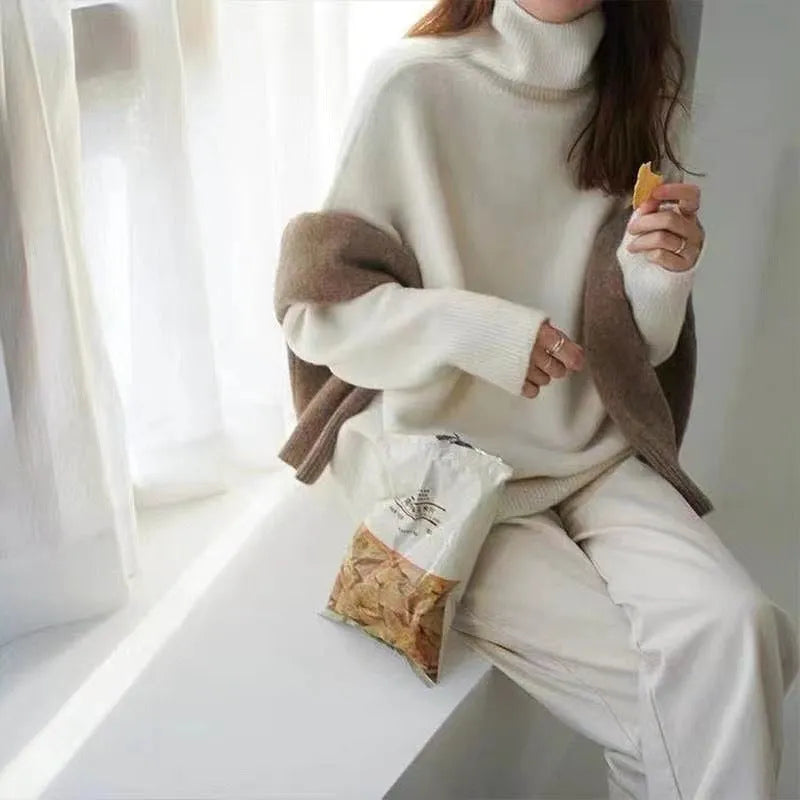 Women's high-neck loose fit thick knit pullover sweater in solid colour, long sleeves