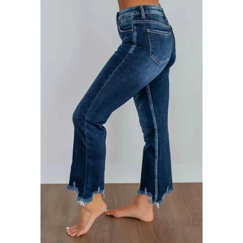 Women's solid colour denim pants with hand-worn finish in dark blue and light blue options